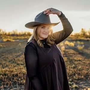 Meet your Posher, Jasmine